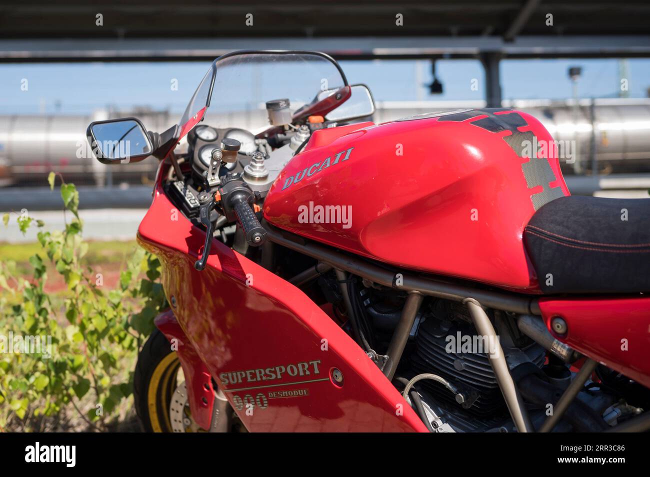 Deutschland , Cottbus , 06.09.2023 , Teilansicht eines roten Ducati Stockfoto