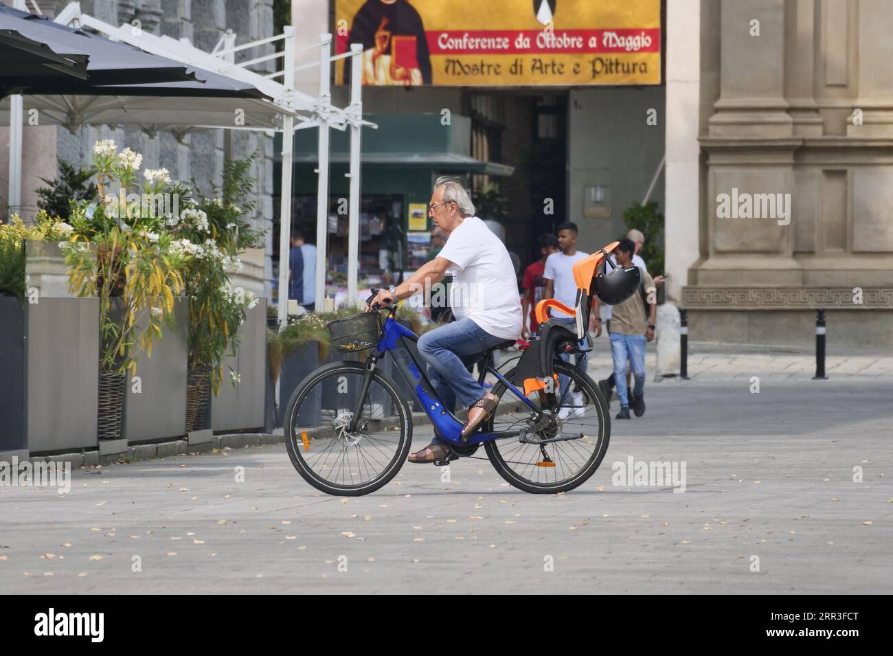 Bergamo, . September 2023. Die hohe Gefährlichkeit von Fahrrädern ist der Beweis dafür, dass die Struktur vieler Metropolen und die Denkweise ihrer Verwalter mit dem sozialen Wandel und der Lebensweise derjenigen, die dort leben, eindeutig im Rückstand sind Stockfoto