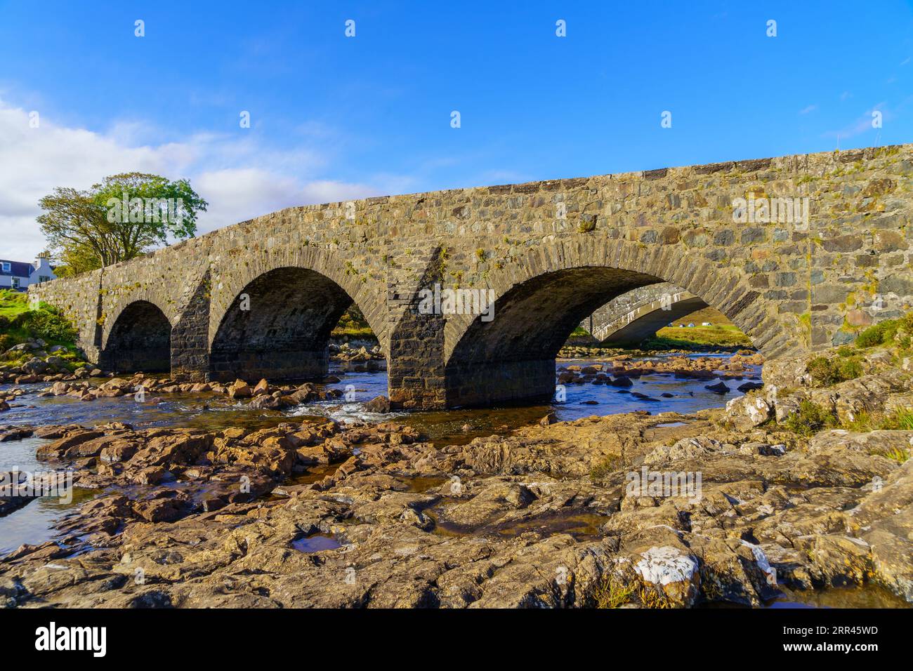 Blick auf die alte Sligachan-Brücke auf der Isle of Skye, Innenhebriden, Schottland, Großbritannien Stockfoto