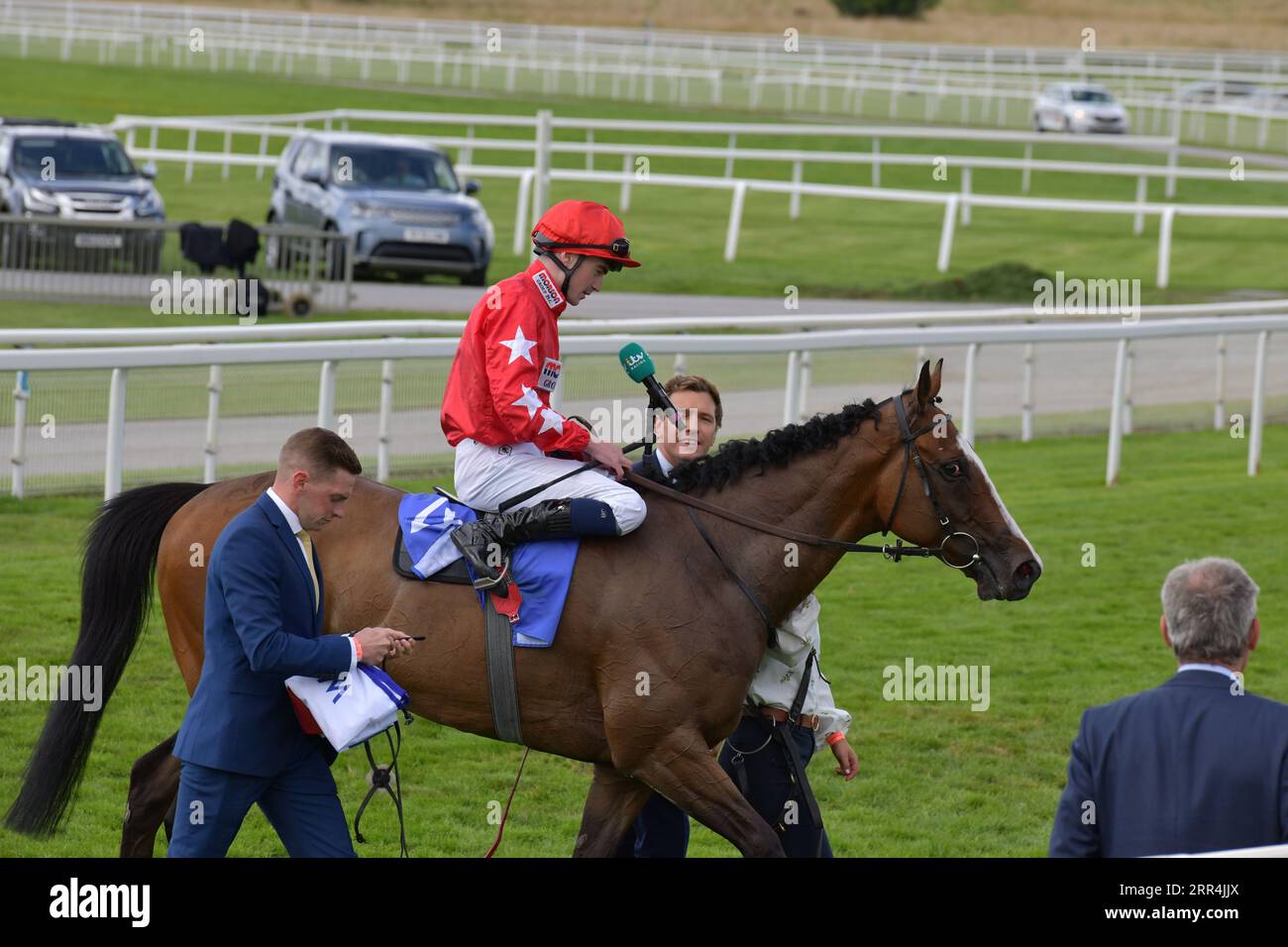 Horse Spirit Tänzerin und Jockey Oisin Orr Stockfoto