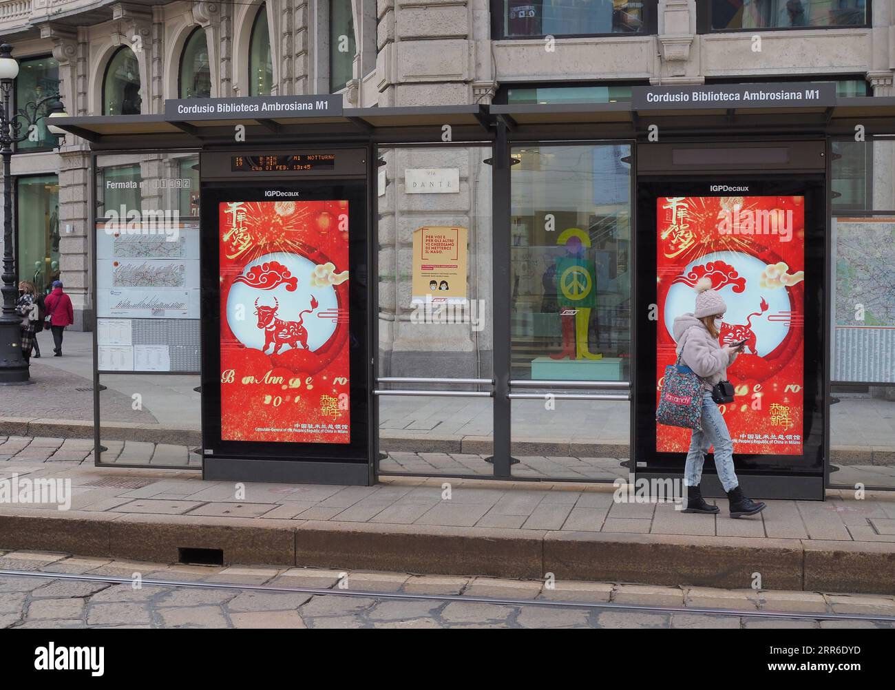 210209 -- MAILAND, 9. Februar 2021 -- Foto aufgenommen am 6. Februar 2021 zeigt chinesische Lunar New Year Animation auf elektrischen Platinen in Mailand, Italien. Foto von /Xinhua ITALIEN-MAILAND-CHINA-NEUJAHRSDEKORATION MarinoxDexLuca PUBLICATIONxNOTxINxCHN Stockfoto