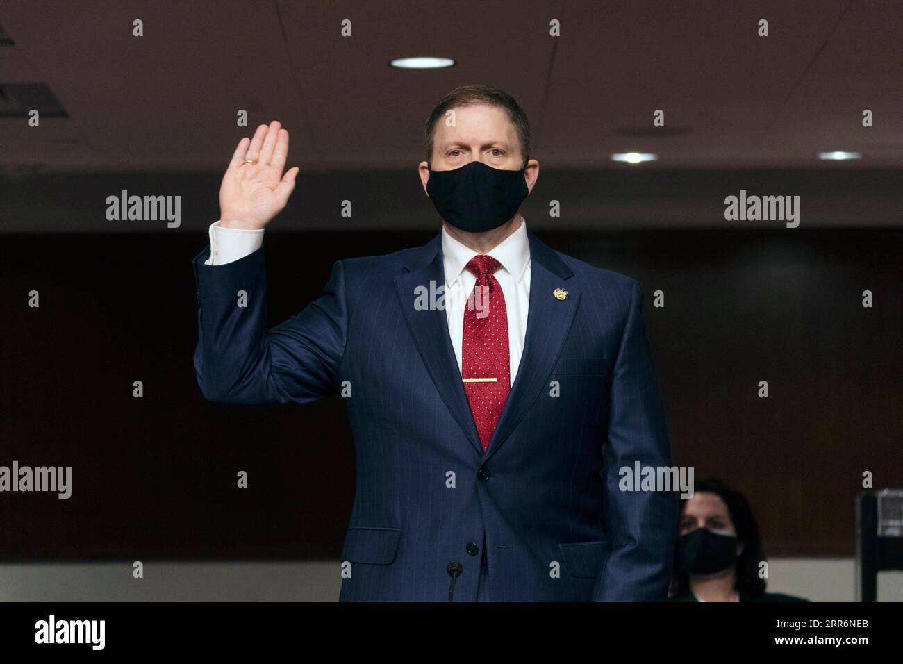 210223 -- WASHINGTON, 23. Februar 2021 -- der ehemalige USCP-Chef der US-Kapitolpolizei Steven Sund nimmt an einer gemeinsamen Anhörung Teil, bei der der Angriff auf das US-Kapitol am 6. Januar vor Senatsausschüssen in Washington, D.C., USA, am 23. Februar 2021 untersucht wird. Steven Sund, der nach dem Aufstand im Kapitol am 6. Januar zurücktrat, beschuldigte den Aufstand am Dienstag, als er vor den Senatsausschüssen aussagte, der Unvorsorge der Geheimdienste. Über Xinhua U.S.-WASHINGTON, D.C.-HEARING-EXCUSSION DES ANGRIFFS AUF DAS US-KAPITOL AndrewxHarnik/Pool PUBLICATIONxNOTxINxCHN VOM 6. JANUAR Stockfoto