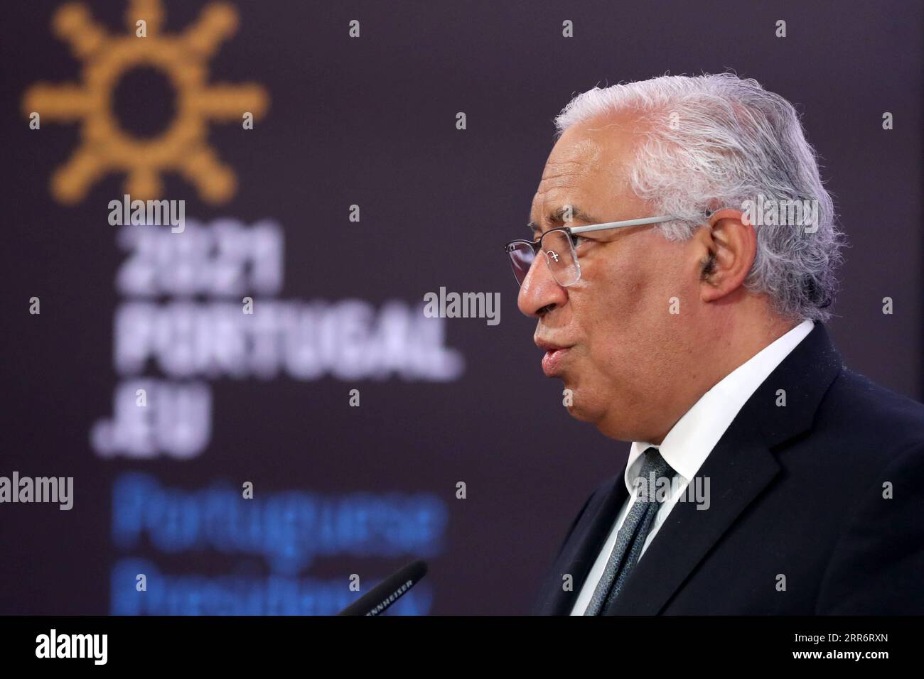 210227 -- LISSABON, 27. Februar 2021 -- der portugiesische Premierminister Antonio Costa spricht auf einer Pressekonferenz am Ende einer zweitägigen Videokonferenz der Mitglieder des Europäischen Rates zur COVID-19-Pandemie im Centro Cultural de Belem in Lissabon, Portugal, am 26. Februar 2021. Der portugiesische Premierminister Antonio Costa sagte auf der Tagung des Europäischen Rates, die vom 25. Bis 26. Februar über eine Videokonferenz stattfand, dass alle Teilnehmer sich einig waren, dass zur Ausmerzung der Pandemie der Impfprozess gegen das neue Coronavirus in der EU beschleunigt werden muss. Foto von /Xinhu Stockfoto