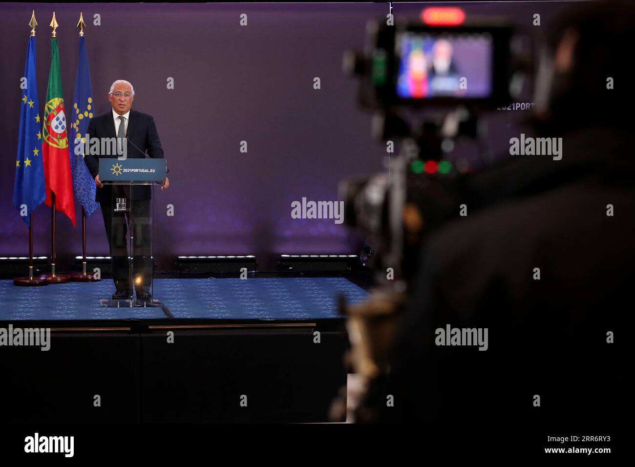210227 -- LISSABON, 27. Februar 2021 -- der portugiesische Premierminister Antonio Costa spricht auf einer Pressekonferenz am Ende einer zweitägigen Videokonferenz der Mitglieder des Europäischen Rates zur COVID-19-Pandemie im Centro Cultural de Belem in Lissabon, Portugal, am 26. Februar 2021. Der portugiesische Premierminister Antonio Costa sagte auf der Tagung des Europäischen Rates, die vom 25. Bis 26. Februar über eine Videokonferenz stattfand, dass alle Teilnehmer sich einig waren, dass zur Ausmerzung der Pandemie der Impfprozess gegen das neue Coronavirus in der EU beschleunigt werden muss. Foto von /Xinhu Stockfoto