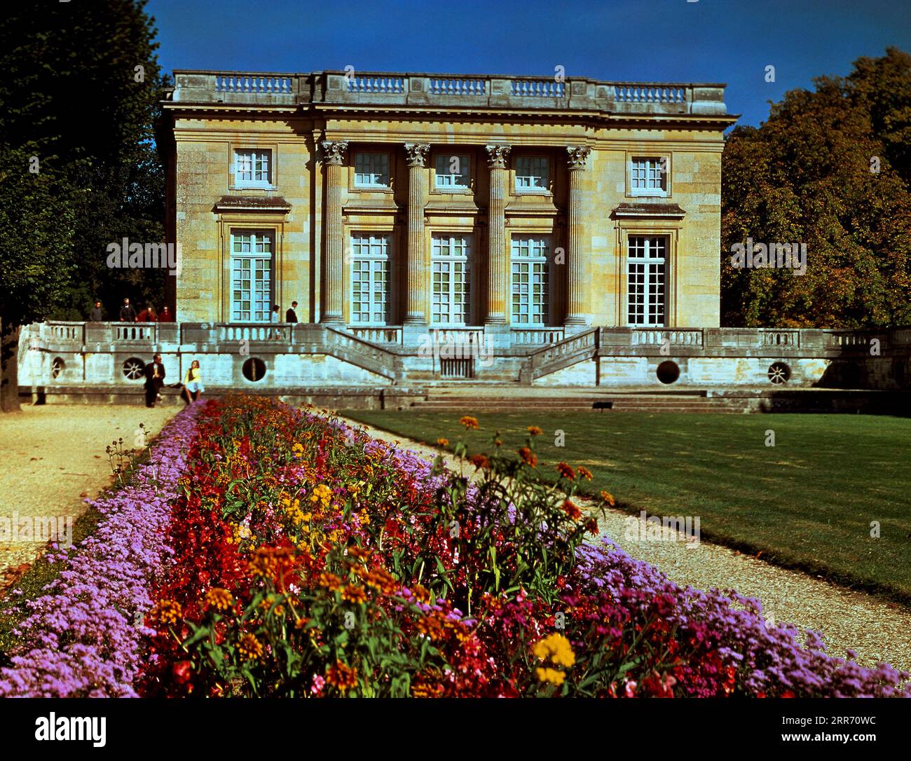 EL PEQUENO TRIANON Y EL JARDIN FRANCES - SIGLO XVIII - BARROCO FRANCES. VERFASSER: ANGE-JACQUES GABRIEL (1698-1782). Ort: Pequeño TRIANON. Versailles. Frankreich. Stockfoto