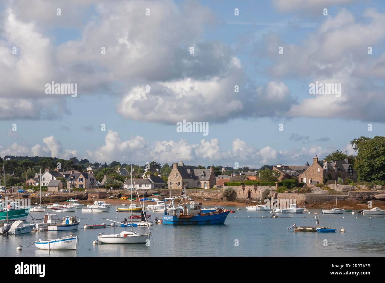 Port, Ploumanac'h, Perros-Guirec, Cote Granite Rose, Bretagne, Ploumanach, Frankreich Stockfoto