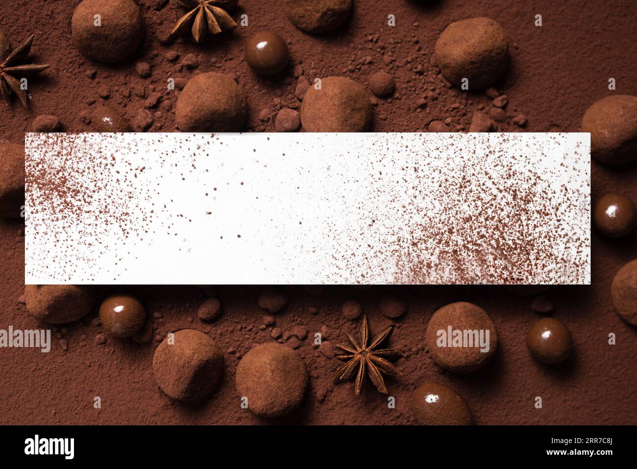 Trüffel Kakaopulver mit rechteckigem Muster Stockfoto