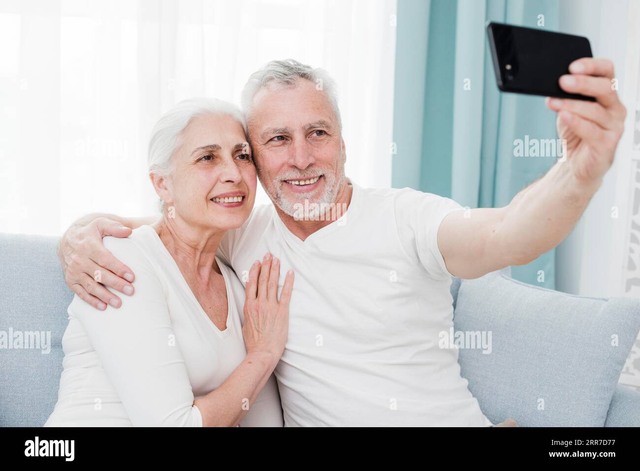 Älteres Paar macht Selfie Stockfoto