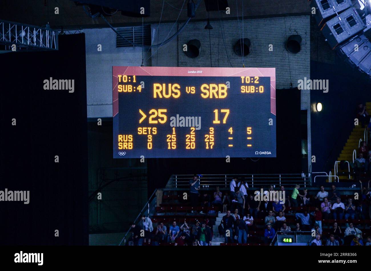 Earls Court Exhibition Centre, Austragungsort von Volleyball während der Olympischen Spiele 2012 in London. Männer Russland gegen Serbien Pool B Spielübersicht Stockfoto