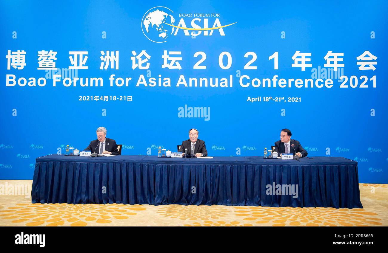 210420 -- BOAO, 20. April 2021 -- der chinesische Vizepräsident Wang Qishan nimmt an der Eröffnungszeremonie der Boao Forum for Asia BFA Annual Conference 2021 in Boao, Provinz Hainan in Südchina, am 20. April 2021 Teil. Wang traf sich mit Mitgliedern des BFA-Vorstands und den strategischen Partnern des Forums und tauschte sich mit Vertretern des Geschäftskreises aus. CHINA-HAINAN-BOAO-WANG QISHAN-BFA CN LIXTAO PUBLICATIONXNOTXINXCHN Stockfoto