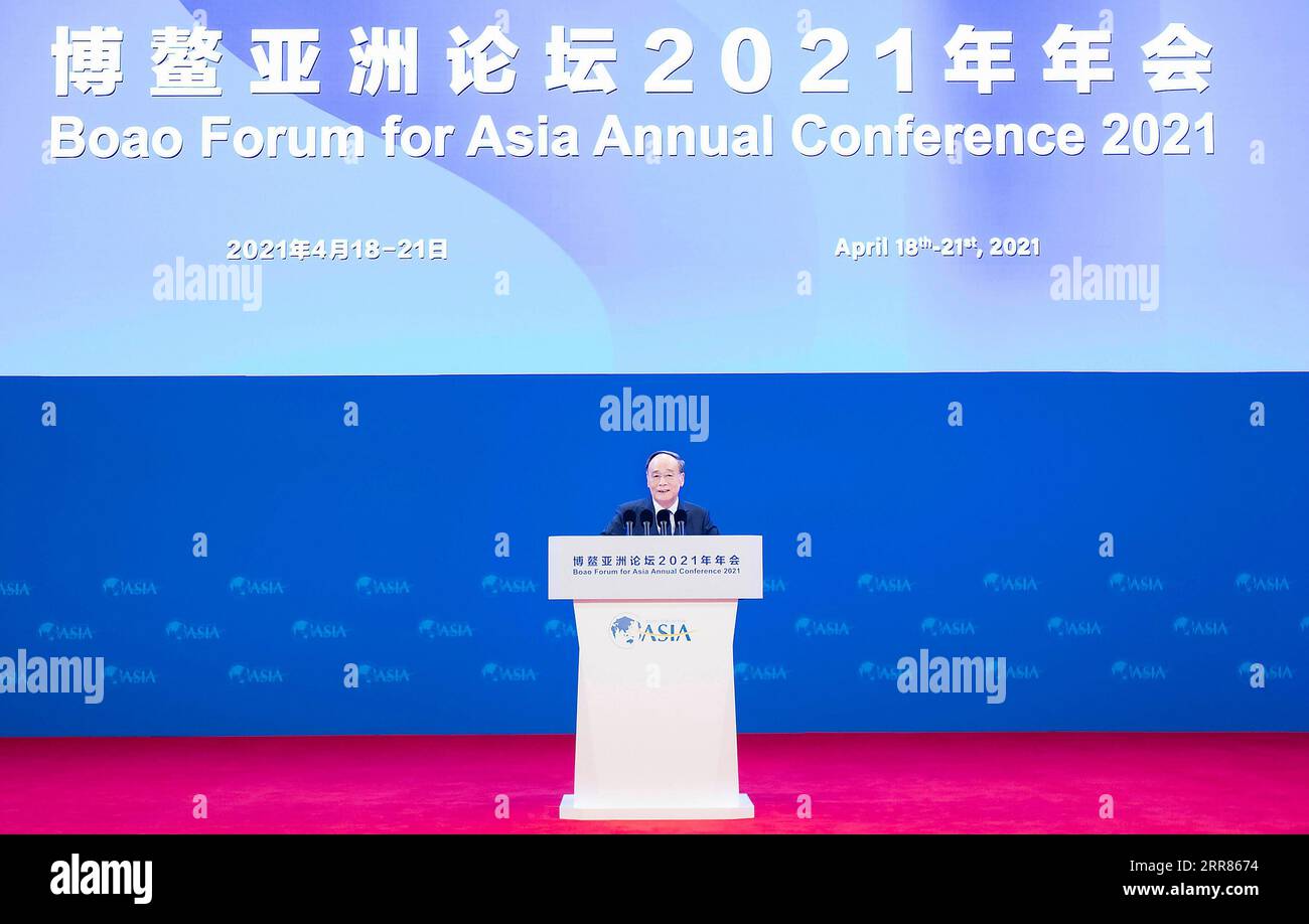 210420 -- BOAO, 20. April 2021 -- der chinesische Vizepräsident Wang Qishan nimmt an der Eröffnungszeremonie der Boao Forum for Asia BFA Annual Conference 2021 in Boao, Provinz Hainan in Südchina, am 20. April 2021 Teil. Wang traf sich mit Mitgliedern des BFA-Vorstands und den strategischen Partnern des Forums und tauschte sich mit Vertretern des Geschäftskreises aus. CHINA-HAINAN-BOAO-WANG QISHAN-BFA CN LIXTAO PUBLICATIONXNOTXINXCHN Stockfoto