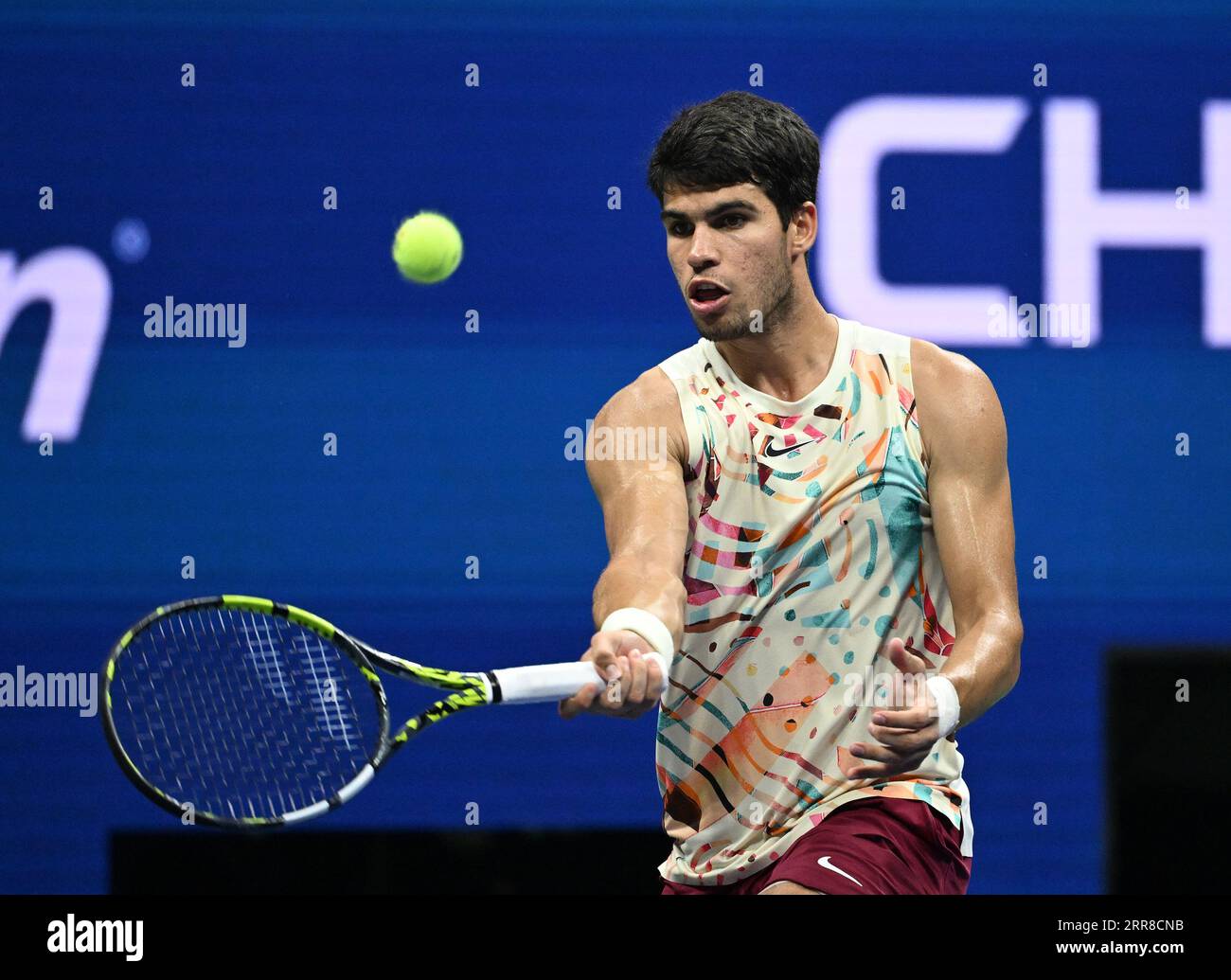 Flushing Meadow, United Erklärte. September 2023. Carlos Alcaraz aus Spanien trifft Alexander Zverev aus Deutschland im Viertelfinale im Arthur Ashe Stadium bei den US Open Tennis Championships 2023 im USTA Billie Jean King National Tennis Center am Mittwoch, den 6. September 2023 in New York City. Foto von Larry Marano/UPI Credit: UPI/Alamy Live News Stockfoto