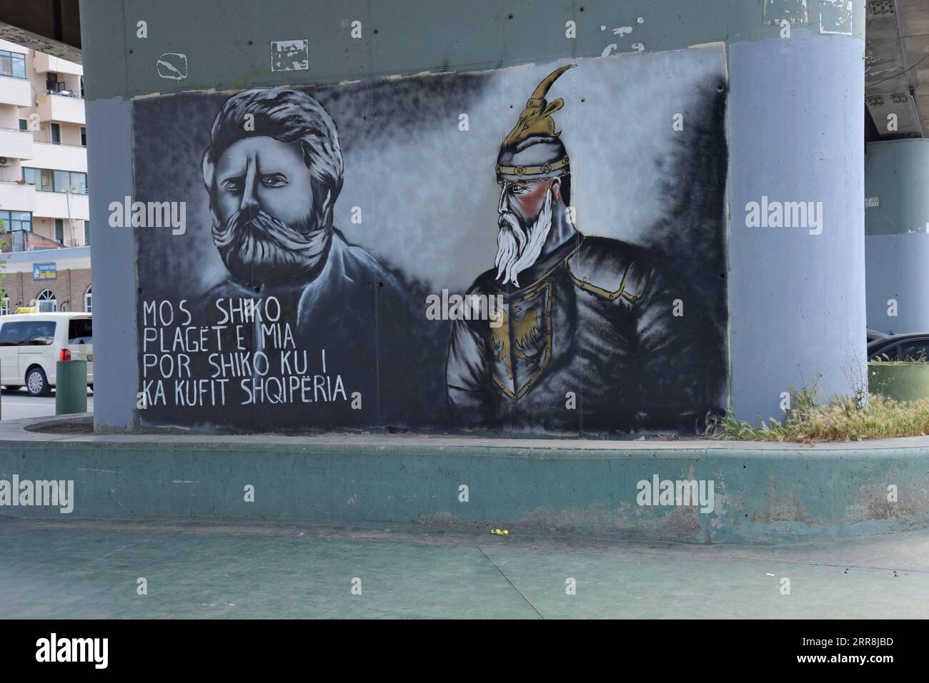 Street-Art-Wandbilder auf einem Straßenübergang in Durres, Albanien Stockfoto