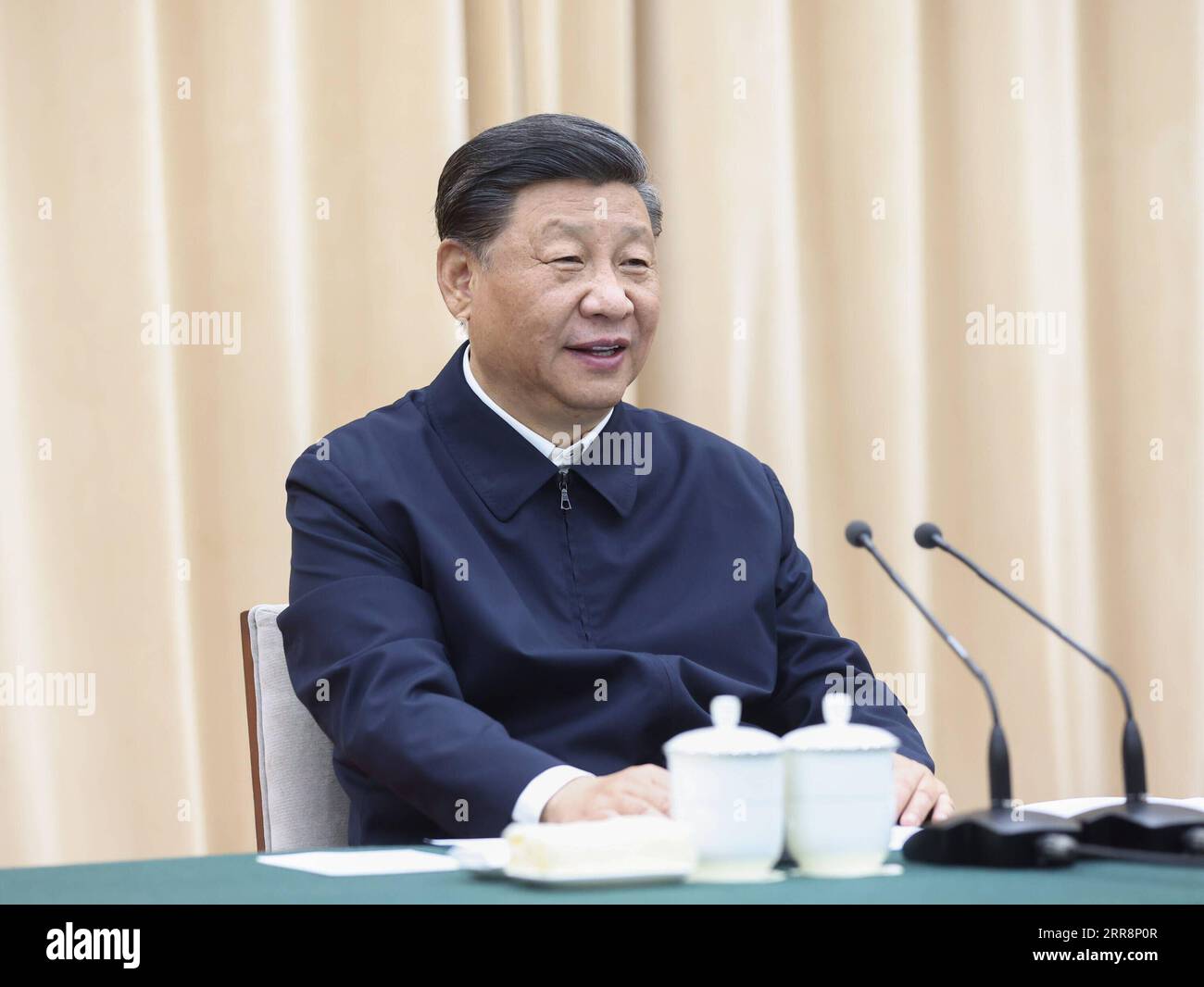 210514 -- NANYANG, 14. Mai 2021 -- der chinesische Präsident Xi Jinping, ebenfalls Generalsekretär des Zentralkomitees der Kommunistischen Partei Chinas und Vorsitzender der Zentralen Militärkommission, beruft am 14. Mai 2021 in Nanyang, der zentralchinesischen Provinz Henan, ein Symposium über die Förderung der hochwertigen Folgeentwicklung des Süd-Nord-Wasserumleitungsprojekts ein. CHINA-HENAN-NANYANG-XI JINPING-SYMPOSIUM CN JUXPENG PUBLICATIONXNOTXINXCHN Stockfoto