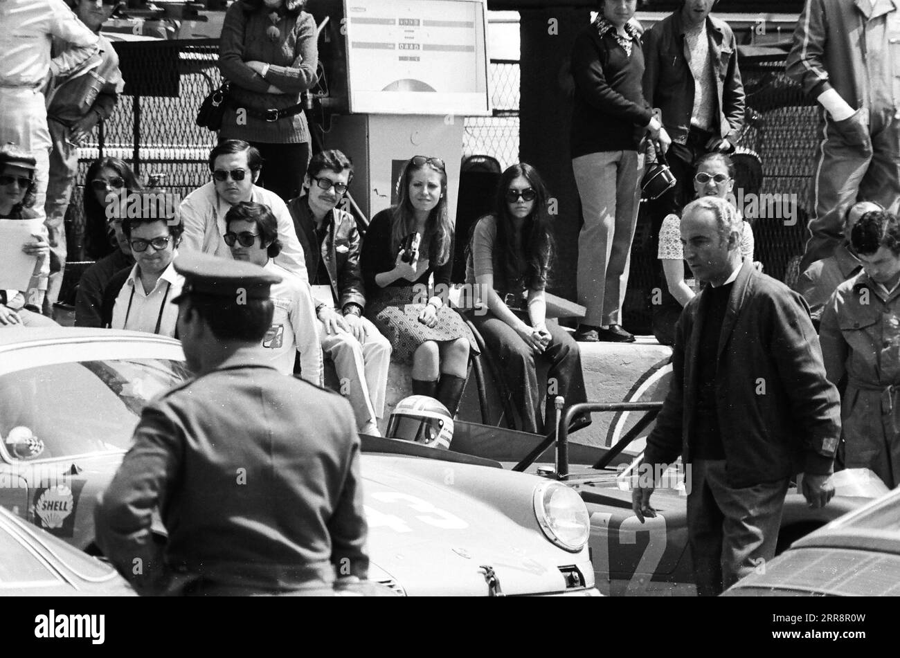 43 PORSCHE 911 S - Michele Licheri - Mauro Formento Stockfoto