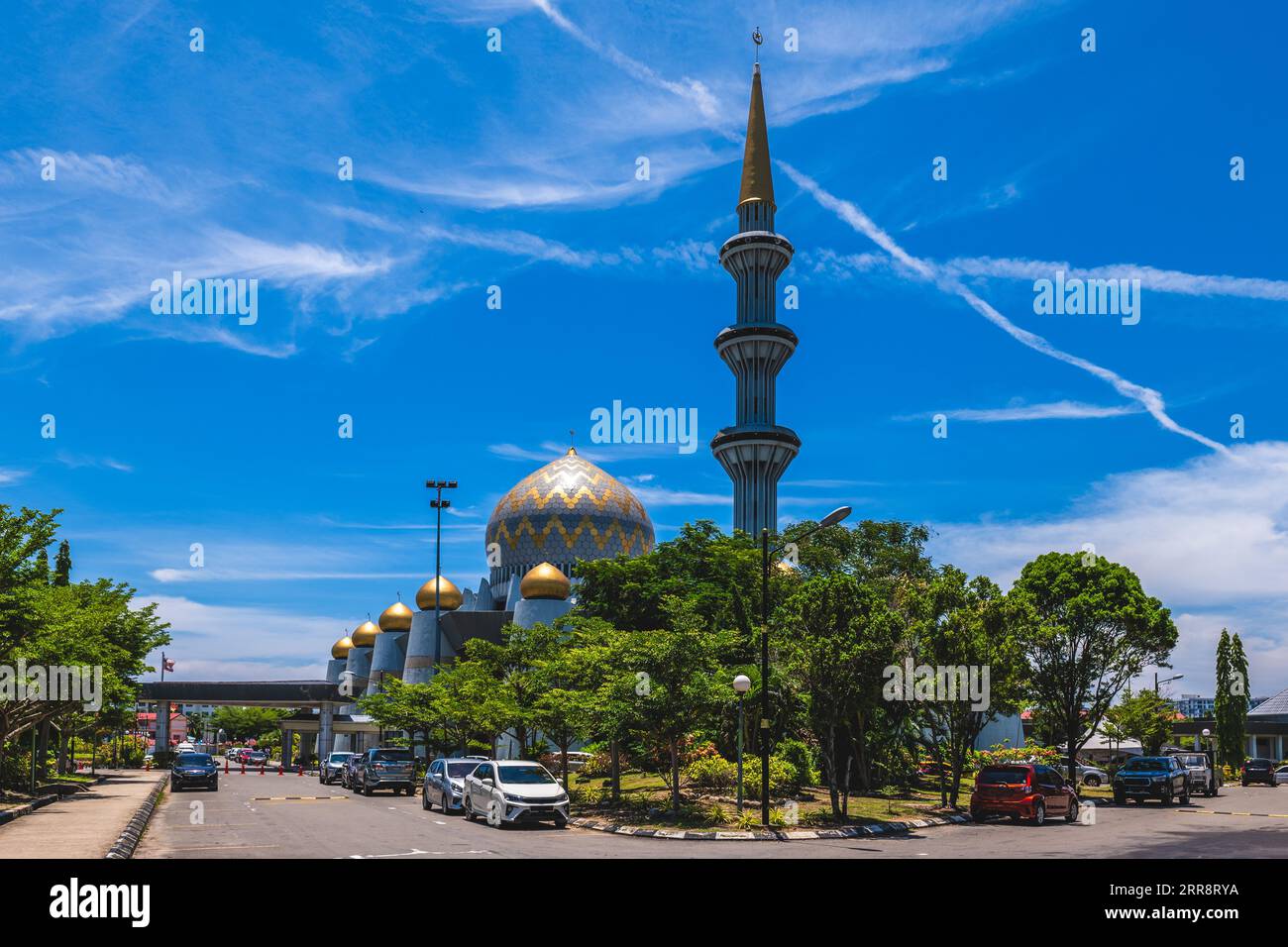 Sabah State Moschee am Sembulan Kreisverkehr in Kota Kinabalu, Sabah, Ost-Malaysia Stockfoto