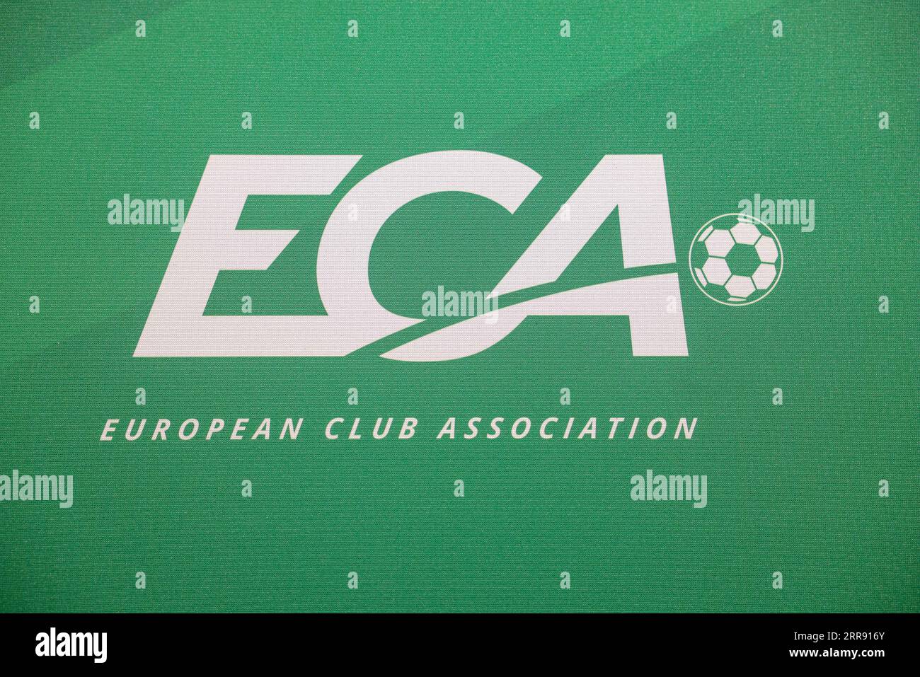 Berlin, Deutschland. September 2023. Fußball: Das Logo der European Club Association (ECA). Danksagung: Gerald Matzka/dpa - WICHTIGER HINWEIS: gemäß den Anforderungen der DFL Deutsche Fußball Liga und des DFB Deutscher Fußball-Bund ist es untersagt, im Stadion und/oder im Spiel aufgenommene Fotografien in Form von Sequenzbildern und/oder videoähnlichen Fotoserien zu nutzen oder nutzen zu lassen./dpa/Alamy Live News Stockfoto