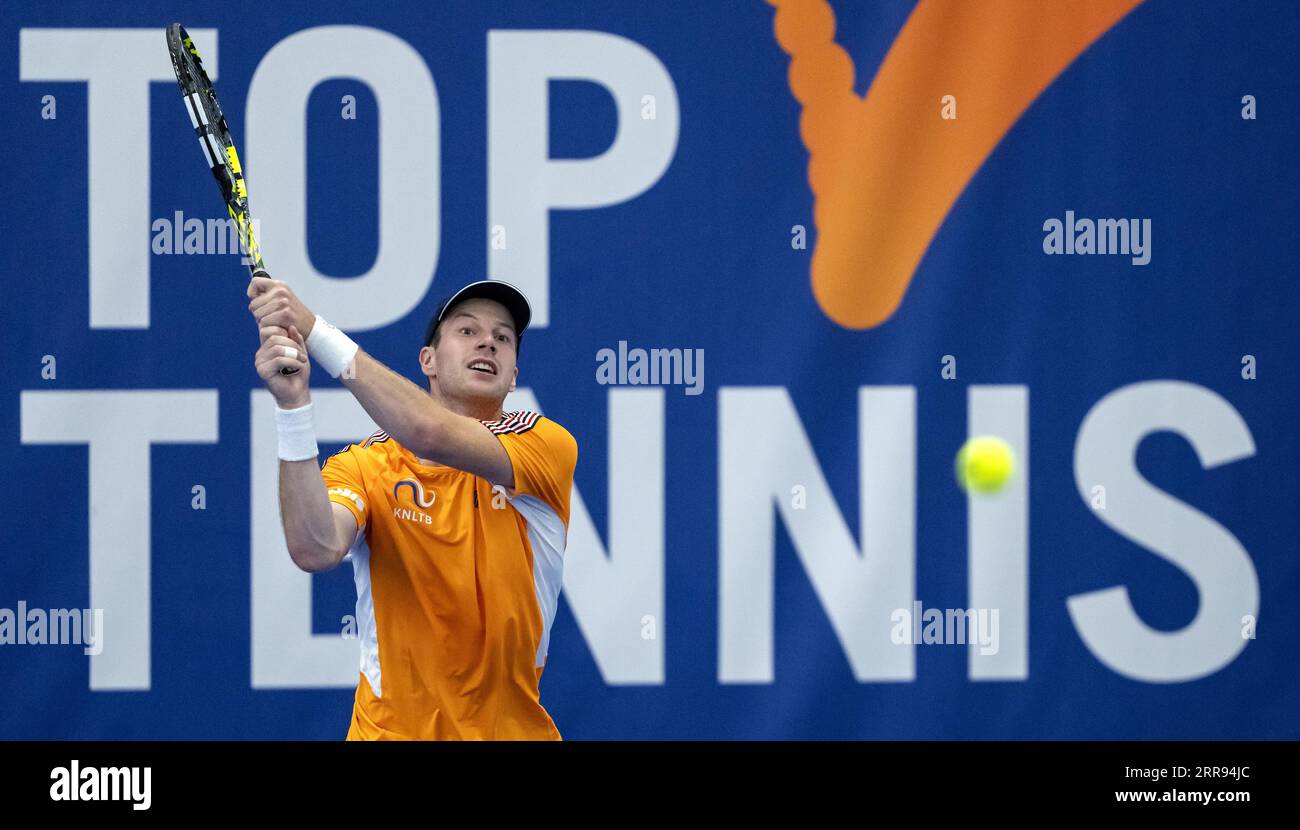 AMSTELVEEN - Botic van de Zandschulp während des Trainings vor dem Abschied der TeamNL Davis Cup Mannschaft nach Split im Vorfeld des Spiels gegen Finnland. ANP SANDER KONING niederlande aus - belgien aus Stockfoto