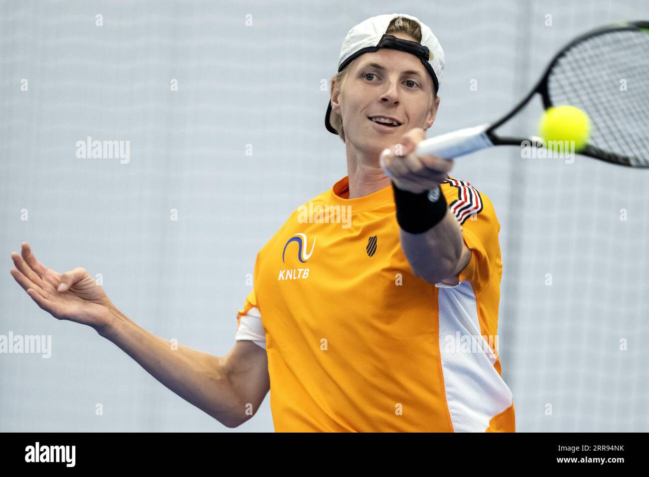 AMSTELVEEN - Gijs Brouwer während des Trainings vor dem Abschied der TeamNL Davis Cup Mannschaft nach Split im Vorfeld des Spiels gegen Finnland. ANP-SCHLEIFER KONING Stockfoto