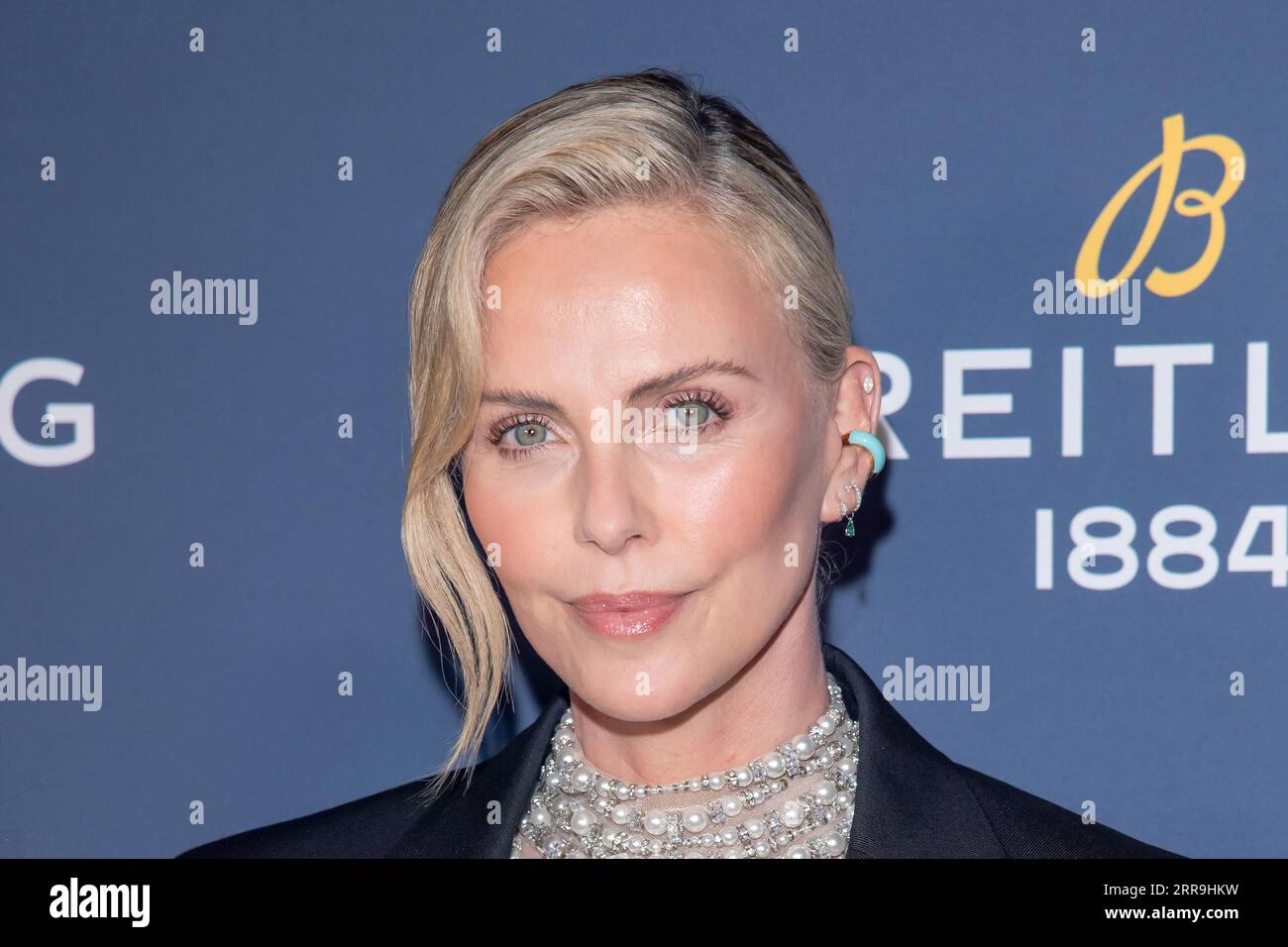 New York, Usa. September 2023. Charlize Theron nimmt am Breitling x Charlize Theron Navitimer „for the Journey“-Launch in New York City Teil. (Foto: Ron Adar/SOPA Images/SIPA USA) Credit: SIPA USA/Alamy Live News Stockfoto