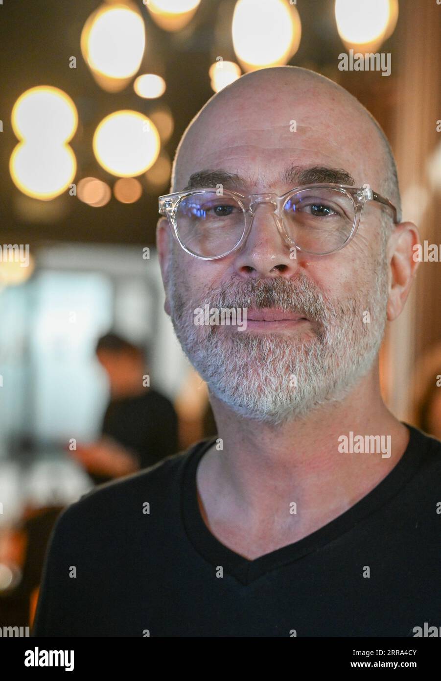 Berlin, Deutschland. September 2023. Investor Yoram Roth bei einer Presseveranstaltung im Ausstellungshaus Fotografiska in der Oranienburger Straße. Das Museum wird am 14. September eröffnet. Berlin ist der vierte Standort des Museums, das nach Stockholm, New York und Tallinn in Schweden gegründet wurde. Quelle: Jens Kalaene/dpa/Alamy Live News Stockfoto