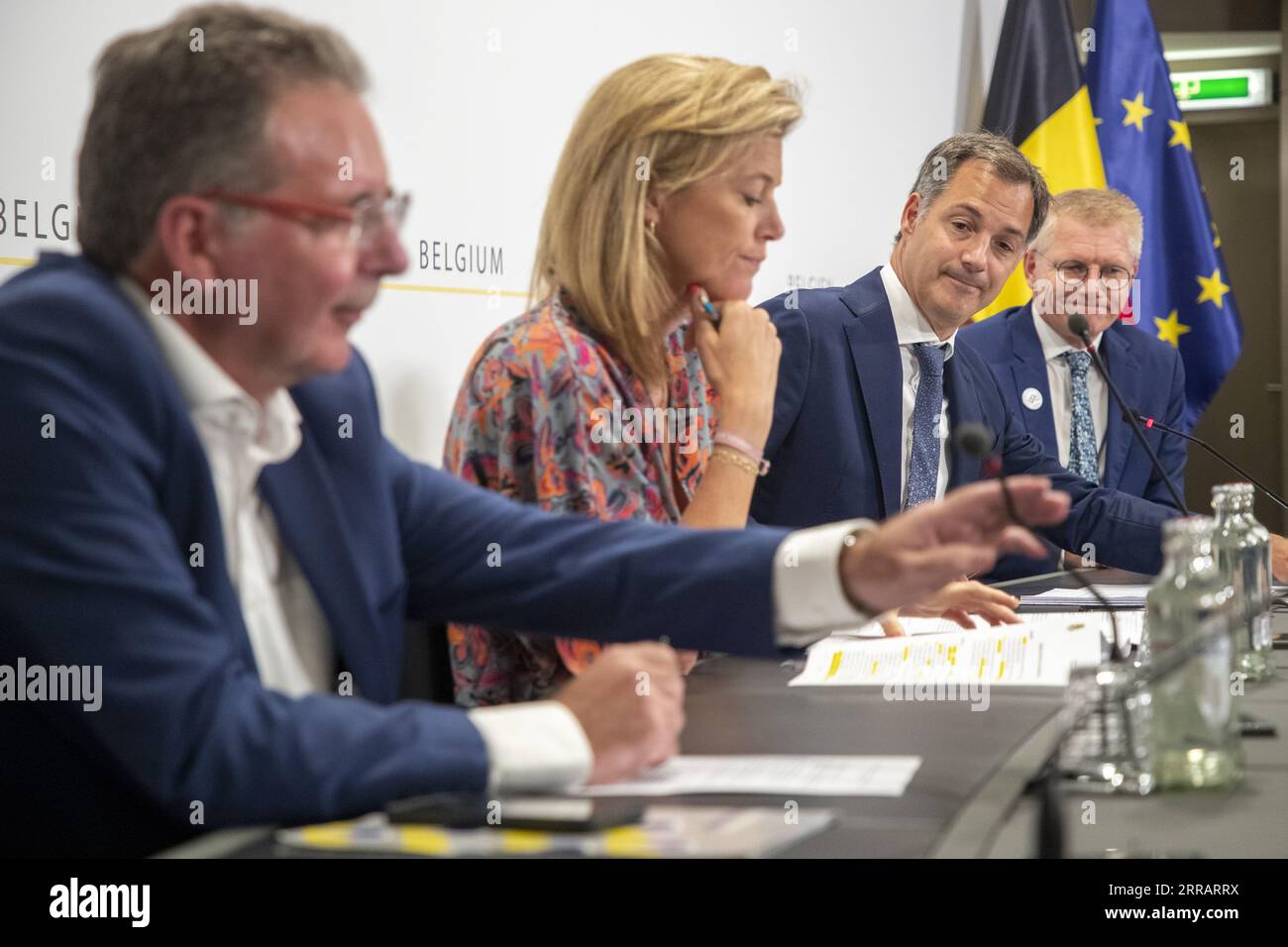 Der Brüsseler Regionalminister Rudi Vervoort, Innenministerin Annelies