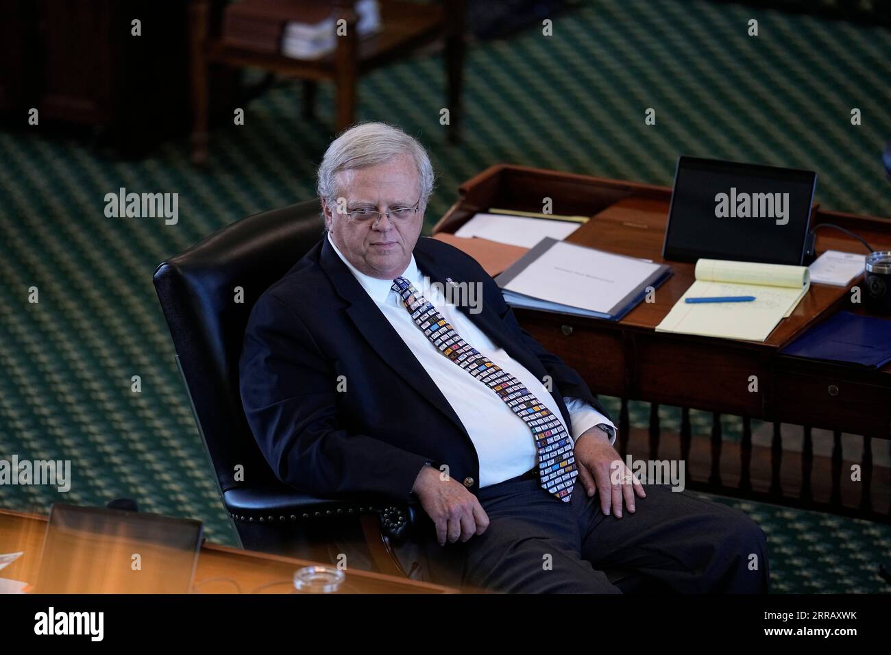 Texas state Sen. Paul Bettencourt attends the impeachment trial for Texas Attorney General Ken Paxton in the Senate Chamber at the Texas Capitol, Thursday, Sept. 7, 2023, in Austin, Texas. (AP Photo/Eric Gay) Stockfoto