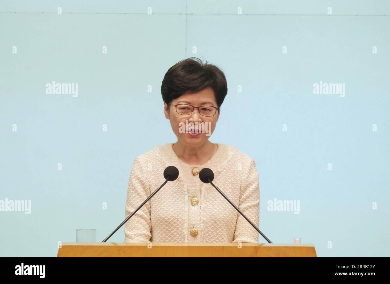 210824 -- HONGKONG, 24. August 2021 -- Chief Executive der Sonderverwaltungsregion Hongkong HKSAR Carrie Lam trifft die Presse in Hongkong, Südchina, 24. August 2021. ZUM SCHLUSS: 14. Fünfjahresplan zeigt die starke Unterstützung der Zentralregierung für Hongkong: Carrie Lam CHINA-HONG KONG-14. FÜNFJAHRESPLAN-CARRIE LAM CN Xinhua PUBLICATIONxNOTxINxCHN Stockfoto