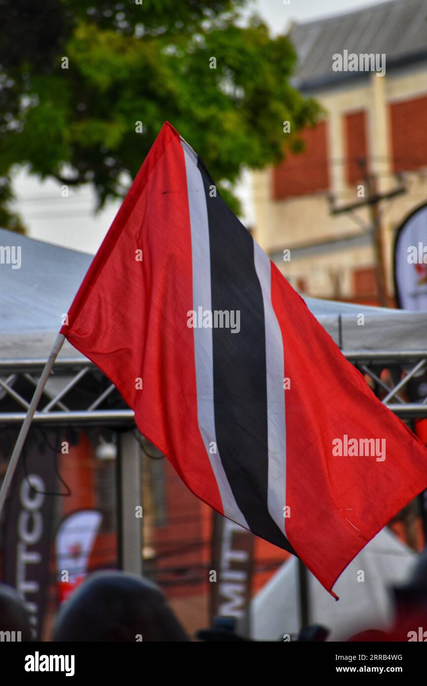 Trinidad und Tobago Flag, rot, weiß und schwarz. Stockfoto