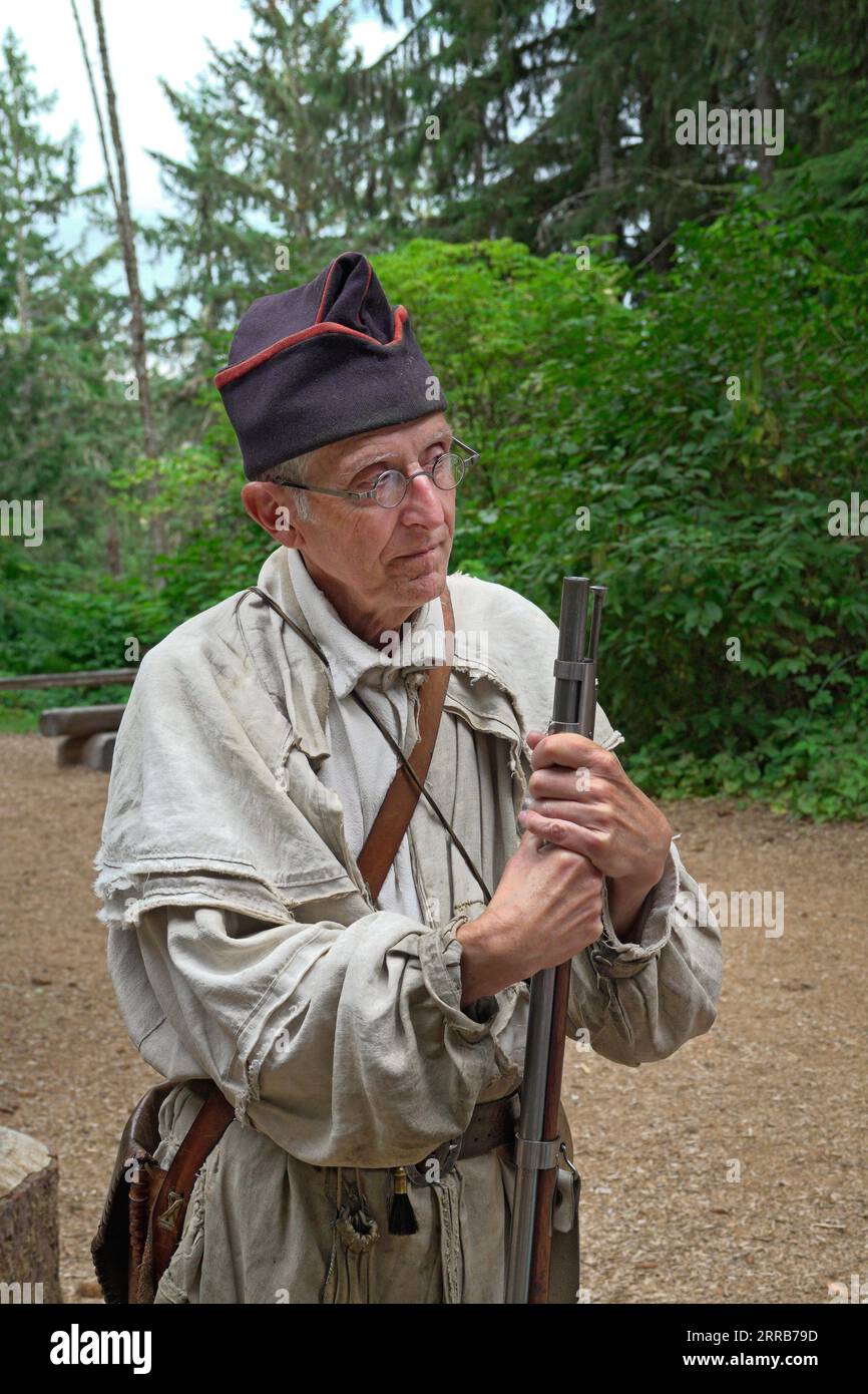 Park Rangers in Fort Clatsop in Lewis and Clark National Historic Site in Astoria, Oregon, halten Vorträge über die Entdeckungsreise und den Ort Stockfoto