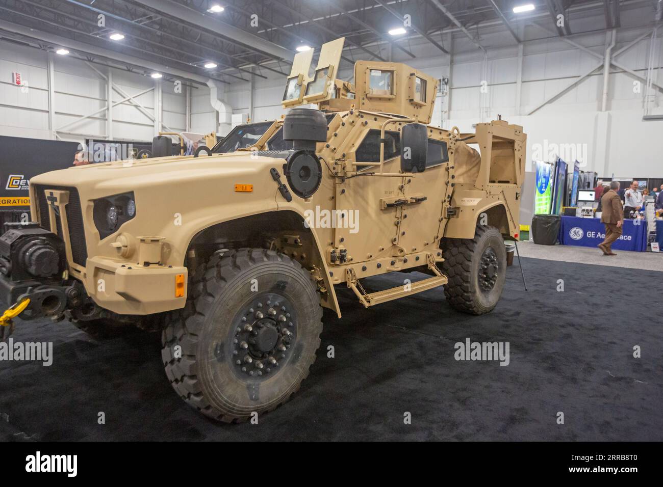 Novi, Michigan – Militärunternehmen disiplay Weapes for the U.S. Army beim Ground Vehicle Systems Engineering & Technology Symposium (GVSETS). Os Stockfoto