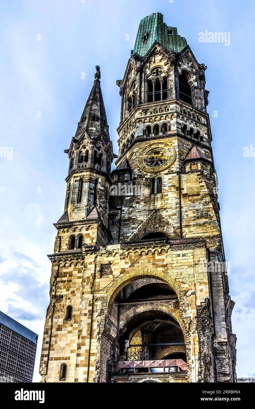 Kaiser-Wilhelm-Gedächtniskirche Berlin Deutschland. Die evangelische Kirche wurde in den 1890er Jahren erbaut und 1943 bombardiert. Gilt als „Herz von West-Berlin“. Stockfoto