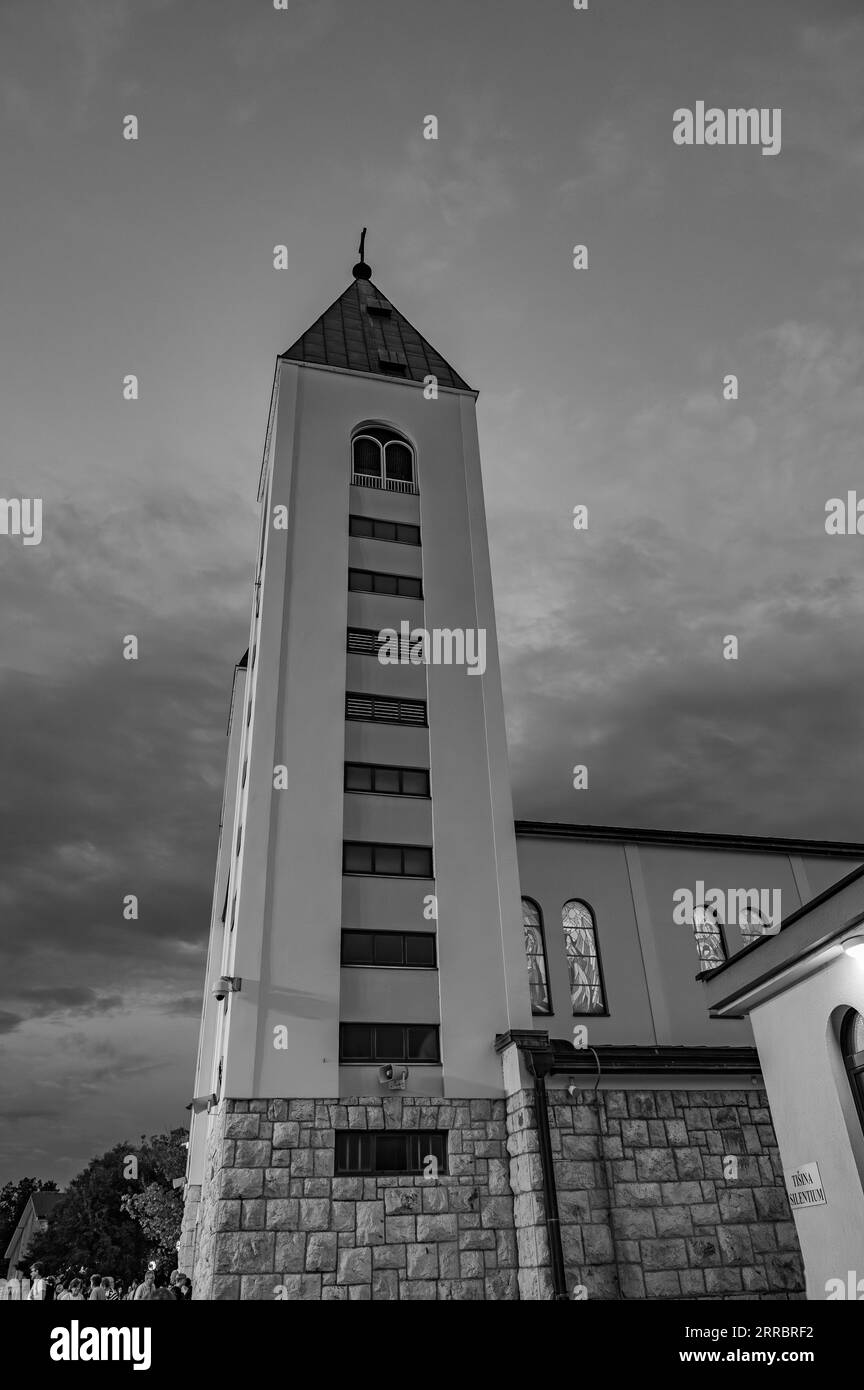 Die Pfarrkirche St. James ist der wichtigste Ort der Anbetung in Medjugorje, dem Ort in Bosnien-Herzegowina, der für die Erscheinungen der Jungfrau Ma berühmt ist Stockfoto