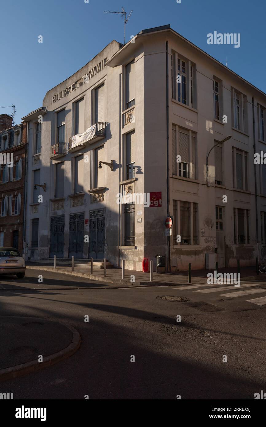 Bourse du Travail de Toulouse. Gebäude, in dem sich die Kommunistische Partei Spaniens bis zu ihrem Verbot 1950 traf. Gebäude von Jean Montariol, Inau Stockfoto