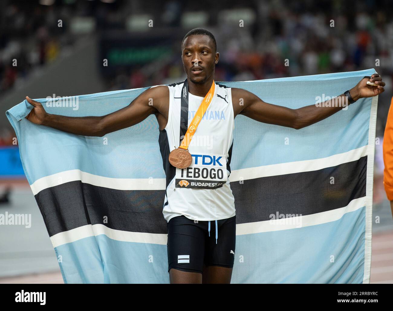 Letsile Tebogo aus Botswana feiert mit seiner Bronzemedaille, nachdem er am 7. Tag der Leichtathletik-Weltmeisterschaften in Buda im 200-Meter-Finale der Männer antrat Stockfoto