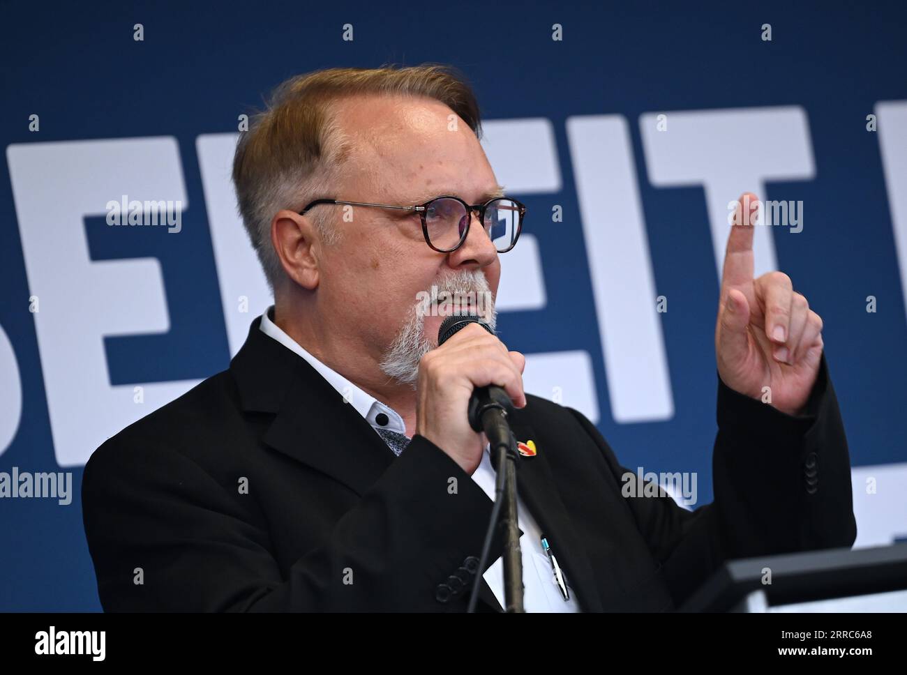 Oranienburg, Deutschland. September 2023. Roman Kuffert (AfD) spricht bei einer Kundgebung vor der Oranienburg. Quelle: Britta Pedersen/dpa/Alamy Live News Stockfoto