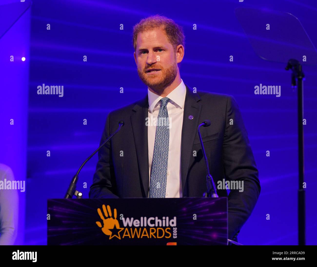 Der Duke of Sussex hält eine Rede während der jährlichen WellChild Awards 2023 im Hurlingham Club in London. Bilddatum: Donnerstag, 7. September 2023. Stockfoto