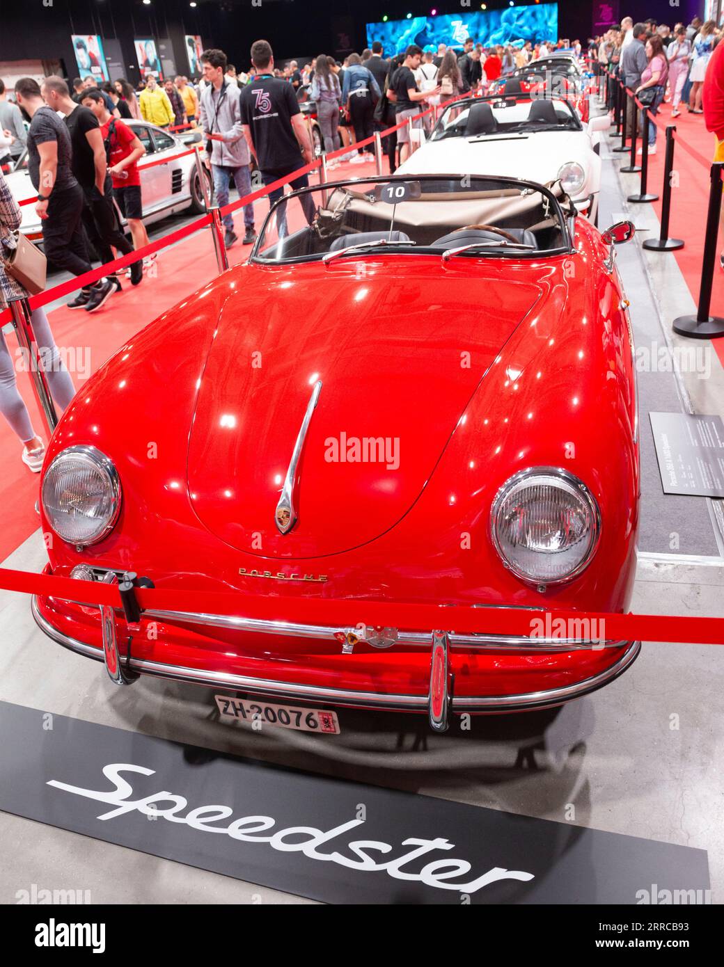 Red Porsche 356 Ein 1600 Speedster Sportwagen aus dem Jahr 1958 präsentiert auf der 75 Jahre Porsche Sports Cars Jubiläumsshow im Juni 2023 in Sofia, Bulgarien, Osteuropa, Balkan, EU Stockfoto