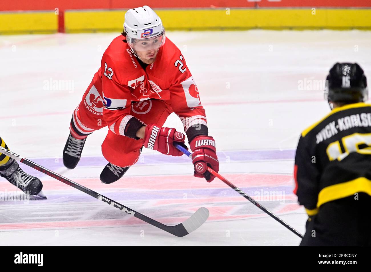 Pardubice, Tschechische Republik. September 2023. Lukas Sedlak von Pardubice in Aktion während des Champions Hockey League Spiels Dynamo Pardubice gegen Stavanger Oilers in Pardubice, Tschechische Republik, 7. September 2023. Quelle: Josef Vostarek/CTK Photo/Alamy Live News Stockfoto