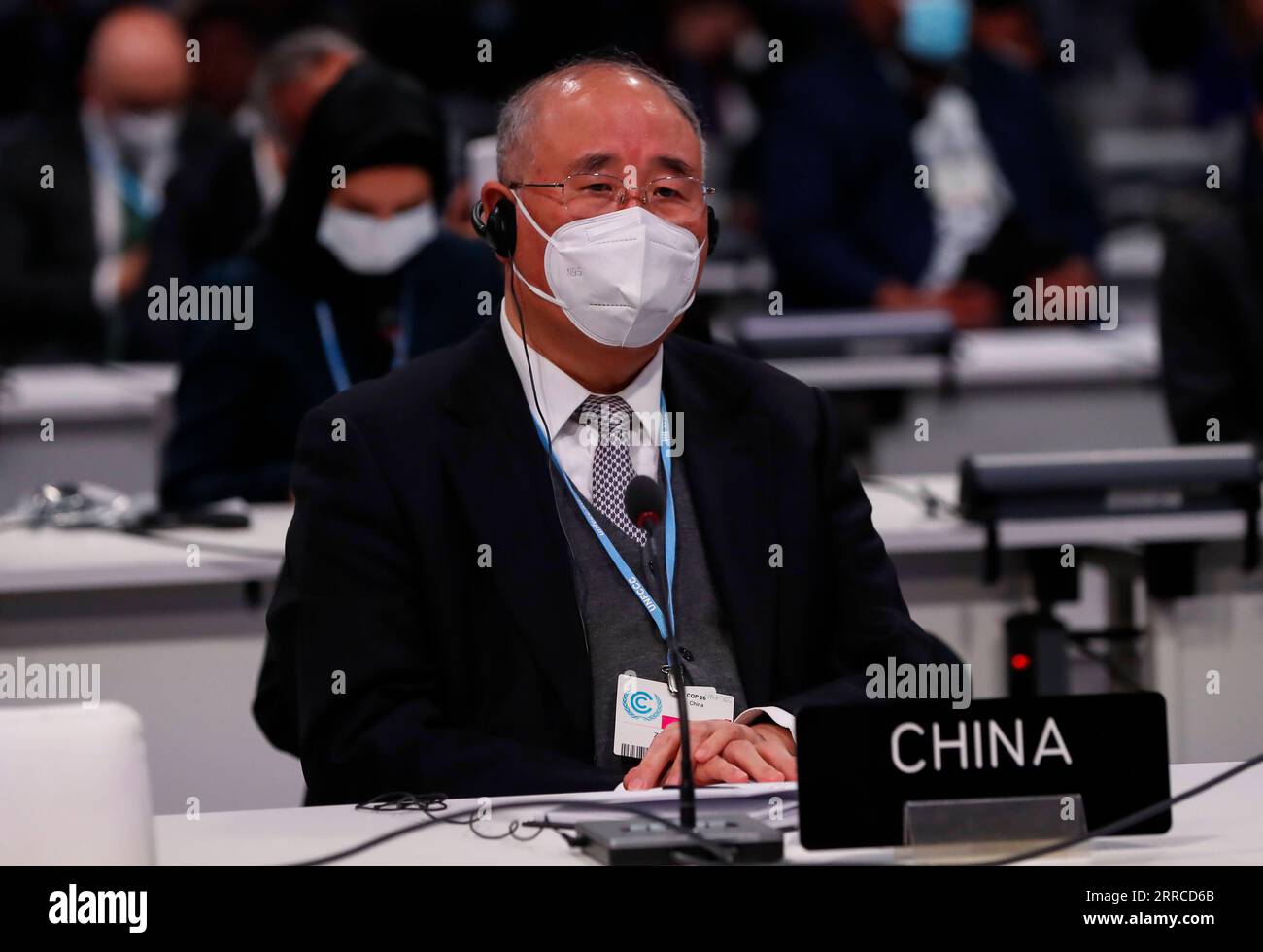 211102 -- GLASGOW, 2. November 2021 -- Xie Zhenhua, Chinas Sondergesandter für den Klimawandel, nimmt an der Eröffnungszeremonie des Weltgipfels der Staats- und Regierungschefs auf der 26. Konferenz der Vereinten Nationen über den Klimawandel COP26 in Glasgow, Großbritannien, am 1. November 2021 Teil. Die Staats- und Regierungschefs der Welt forderten am Montag konkrete Maßnahmen zur Bewältigung der Herausforderungen des Klimawandels auf der COP 26. GROSSBRITANNIEN-GLASGOW-COP26-WELTGIPFEL DER STAATS- UND REGIERUNGSCHEFS HANXYAN PUBLICATIONXNOTXINXCHN Stockfoto