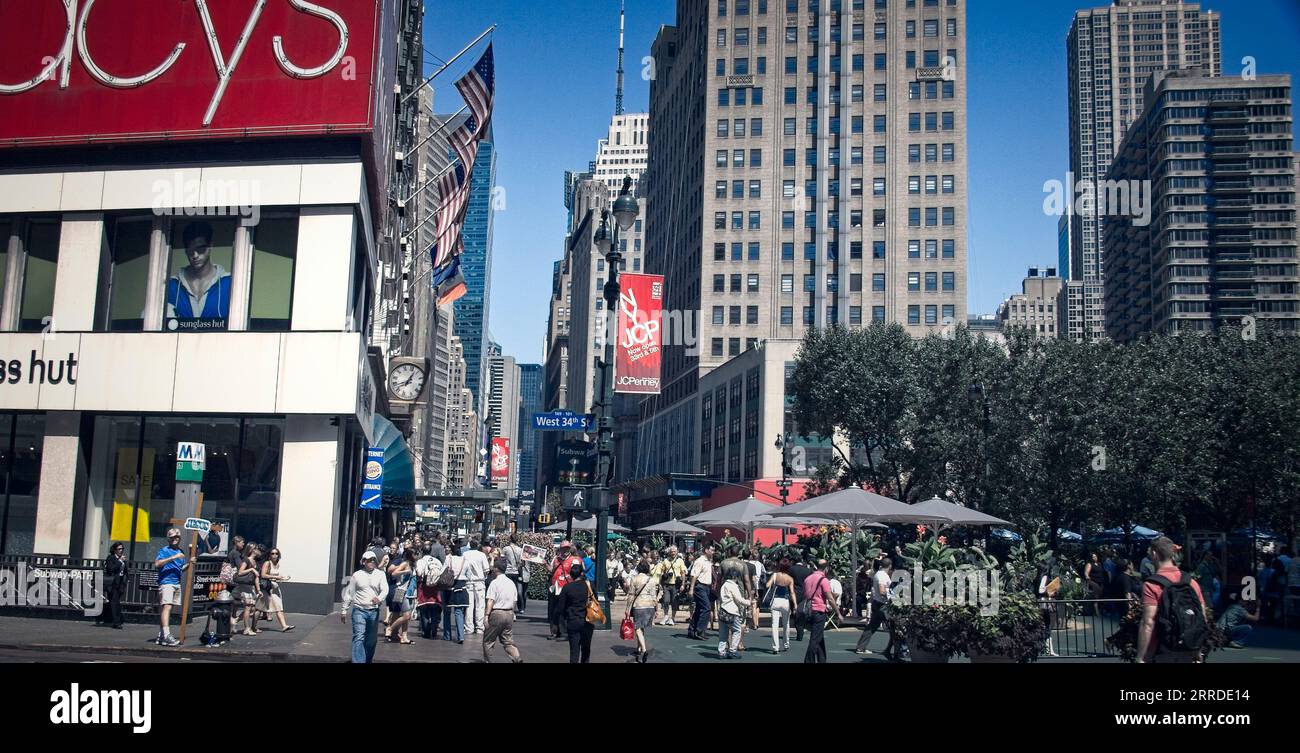 Sitzecke vor Macys Stockfoto