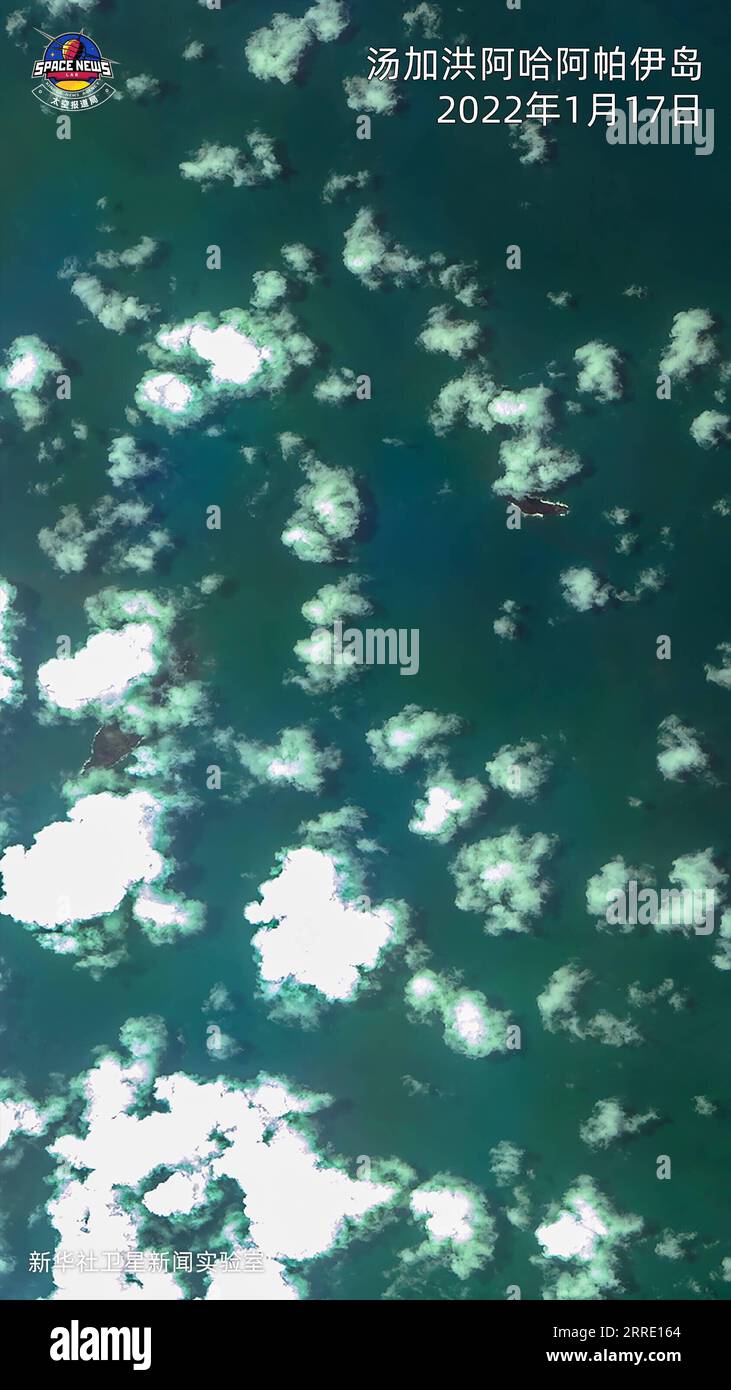220118 -- PEKING, 18. Januar 2022 -- Ein Satellitenbild zeigt Tongas Hunga Ha Apai Insel nach einem heftigen Ausbruch eines Vulkans am 17. Januar 2022. /Handout über Xinhua TONGA-VULKAN ERUPTION-SATELLITEN-BILDER Xinhua sxSpacexNewsxLab PUBLICATIONxNOTxINxCHN Stockfoto