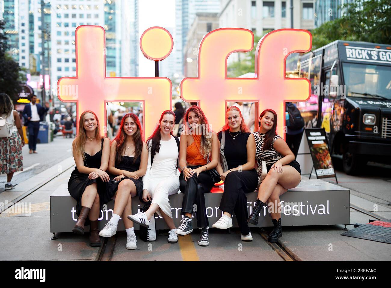 Toronto, Kanada. September 2023. Atmosphäre während des Toronto International Film Festival 2023 auf der TIFF Bell Lightbox am 7. September 2023 in Toronto, Ontario. Foto: PICJER/imageSPACE Credit: Imagespace/Alamy Live News Stockfoto