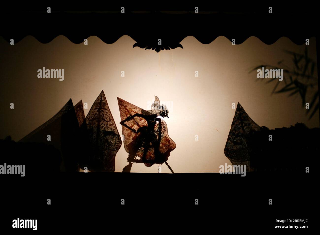 Silhouette von Wayang Kulit oder Schattenpuppe Stockfoto