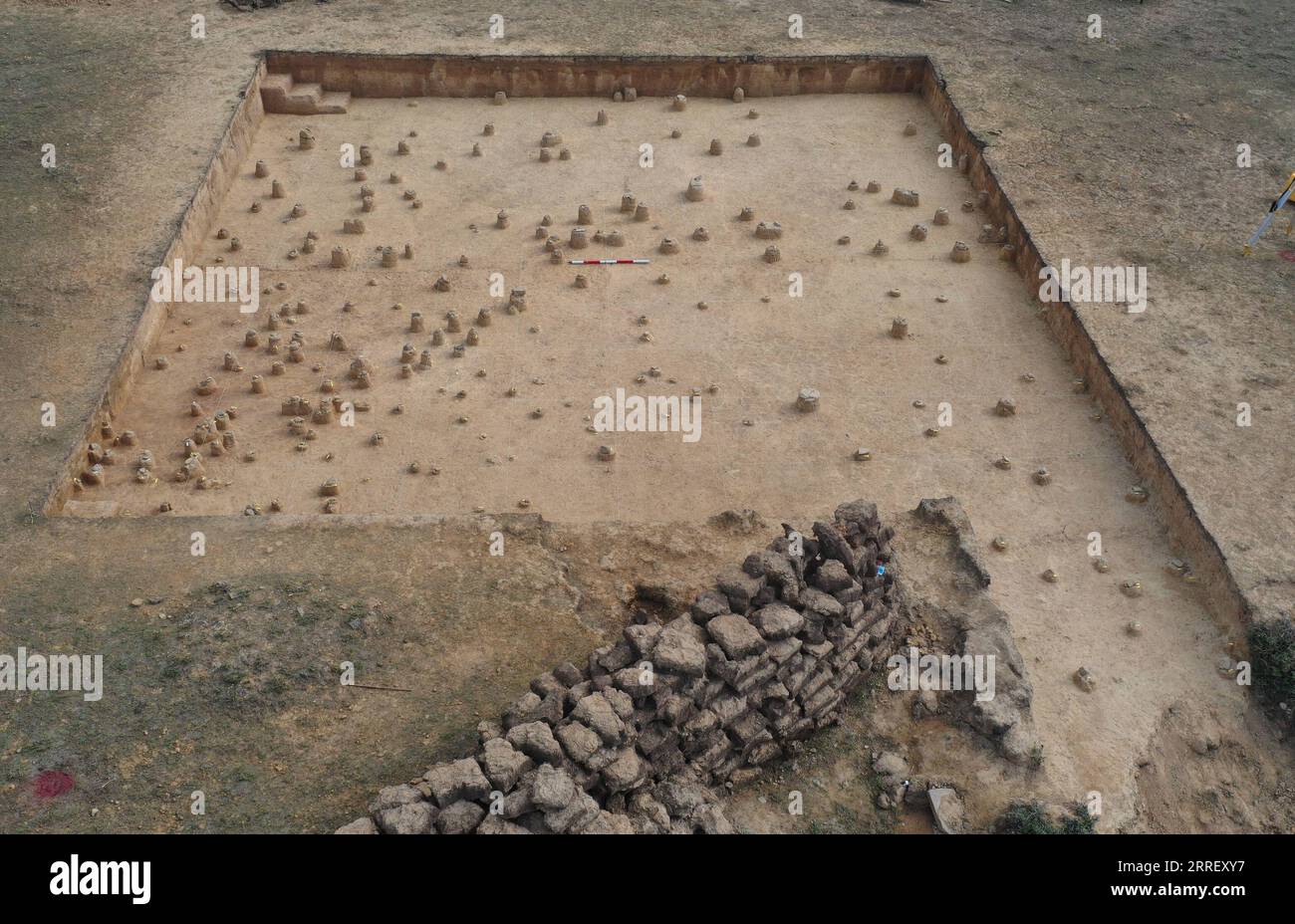 220319 -- PEKING, 19. März 2022 -- undatiertes Dateifoto zeigt die paläolithischen Ruinen im Daocheng County, südwestchinesische Provinz Sichuan. Das Institut für Archäologie der Chinesischen Akademie der Sozialwissenschaften hat seine Liste der sechs wichtigsten archäologischen Entdeckungen Chinas von 2021 bekannt gegeben. Die Liste der Projekte, die am Freitag in Peking angekündigt wurde, lautet wie folgt: Die paläolithischen Ruinen in der südwestlichen Provinz Sichuan die neolithische Jadewerkstatt ist in zentralchinesischem Henan die legendäre Sanxingdui-Ruinenstätte in Sichuan zwei Stätten von antiken Gräbern aus dem Krieg Stockfoto