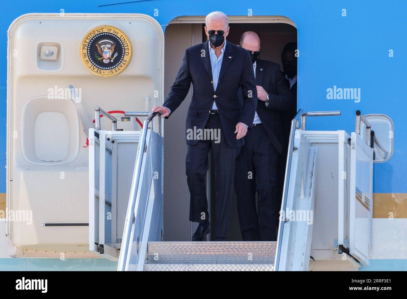 220326 -- RZESZOW, 26. März 2022 -- US-Präsident Joe Biden trifft am 25. März 2022 am Flughafen Rzeszow-Jasionka in Polen ein. Foto von /Xinhua POLAND-BIDEN-ARRIVAL PiotrxPiwowarski PUBLICATIONxNOTxINxCHN Stockfoto