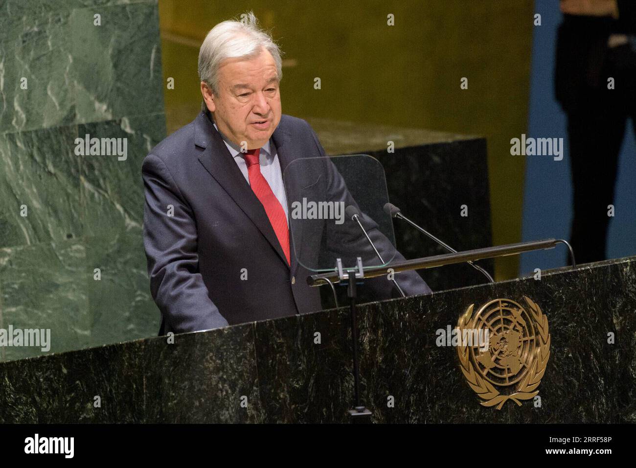 220329 -- VEREINTEN NATIONEN, 29. März 2022 -- UN-Generalsekretär Antonio Guterres spricht auf einer Gedenkveranstaltung der UN-Generalversammlung anlässlich des Internationalen Gedenktags der Opfer der Sklaverei und des Transatlantischen Sklavenhandels am 29. März 2022 im UN-Hauptquartier in New York. Guterres forderte am Dienstag ein Ende des Vermächtnisses des transatlantischen Sklavenhandels: Rassismus. Manuel Elias/UN Foto/Handout via Xinhua UN-GENERALVERSAMMLUNG-OPFER DER SKLAVEREI-GEDENKTAGUNG UNxBureau PUBLICATIONxNOTxINxCHN Stockfoto