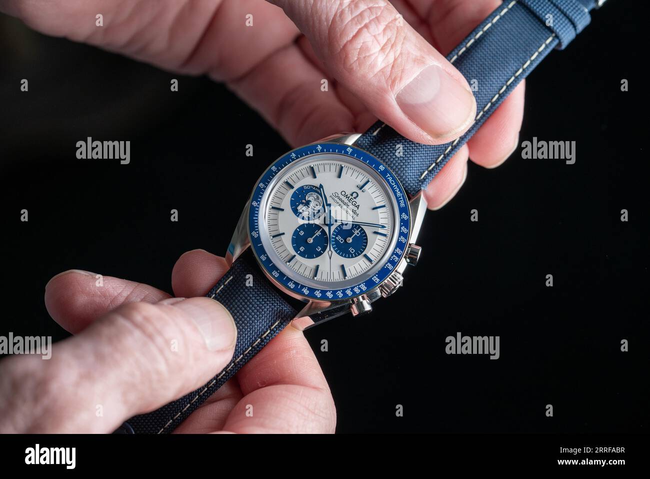 Omega Speedmaster Snoopy Editions Stockfoto