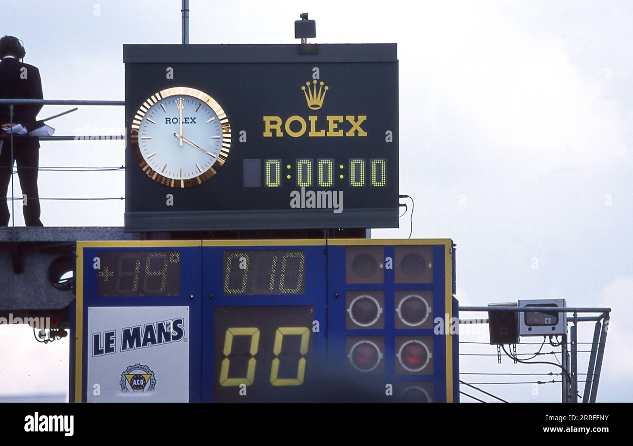 Bentley Team Racing im 24-Stunden-Rennen von Le Mans 2001 mit Bentley Speed 8 Prototyp-Rennwagen. Stockfoto