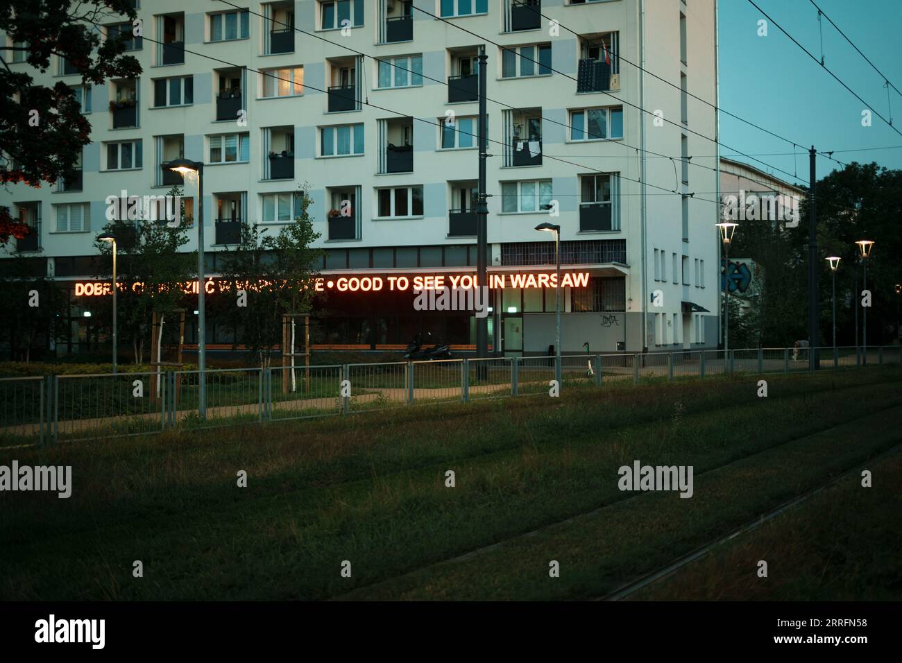 Schön, Sie in Warschau zu sehen, Schild im Warschauer Familienhilfszentrum an der Targowa Straße 81 in Warschau, Polen Stockfoto